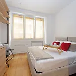 Vestali House