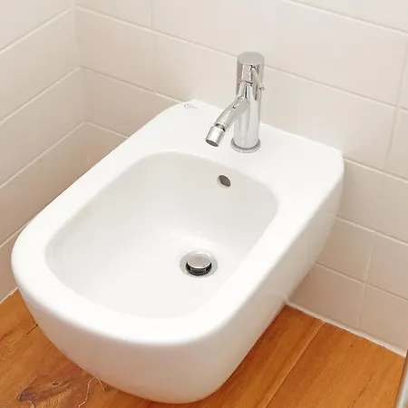 Апартаменты Vestali House *