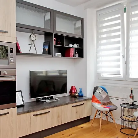 Vestali House Апартаменты *